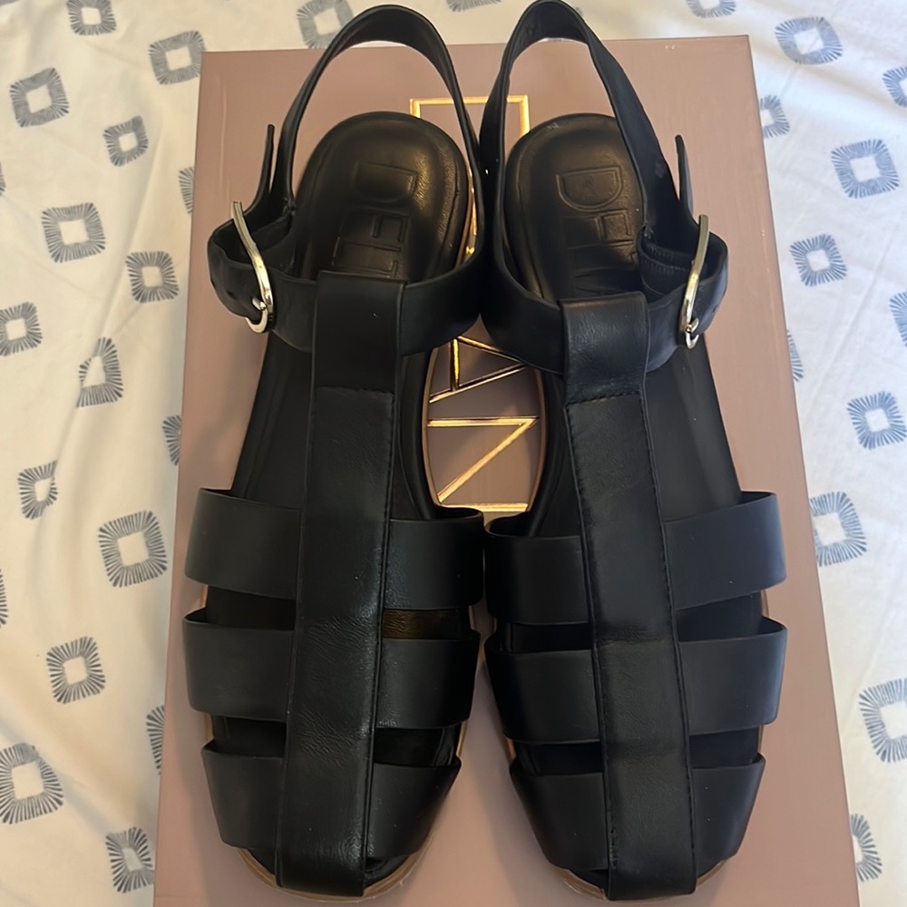 Deltan Abbey Leather Fisherman Womens Flats Black Sandals Size 7